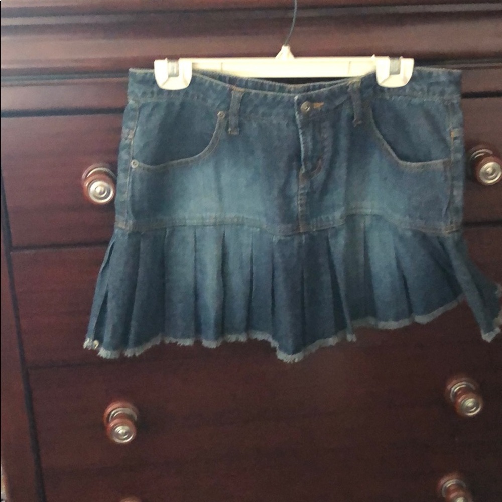 Skirts - Picture 4 of 4